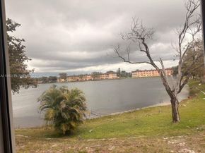 18707 NE 2nd Ave 919, Miami FL 33179