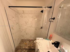 18707 NE 2nd Ave 919, Miami FL 33179