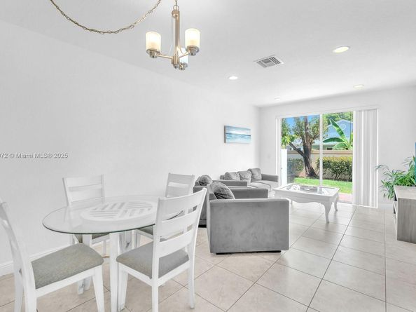 9741 Darlington Pl, Cooper City FL 33328