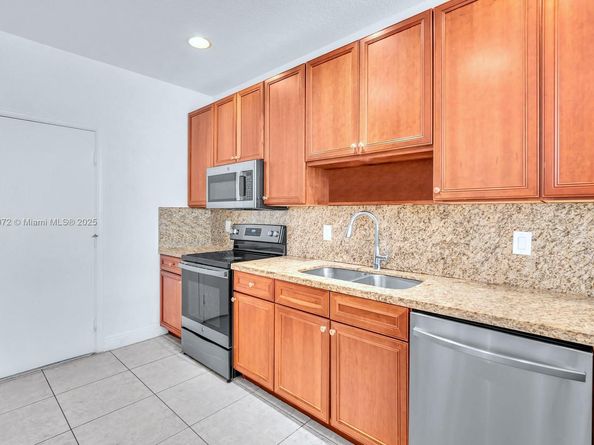 9741 Darlington Pl, Cooper City FL 33328