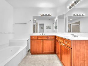 9741 Darlington Pl, Cooper City FL 33328