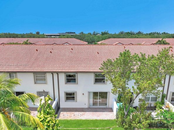 9741 Darlington Pl, Cooper City FL 33328