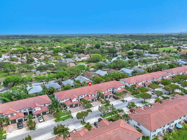 9741 Darlington Pl, Cooper City FL 33328