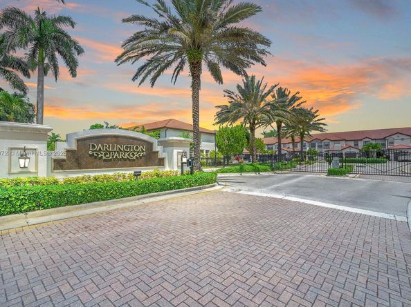 9741 Darlington Pl, Cooper City FL 33328