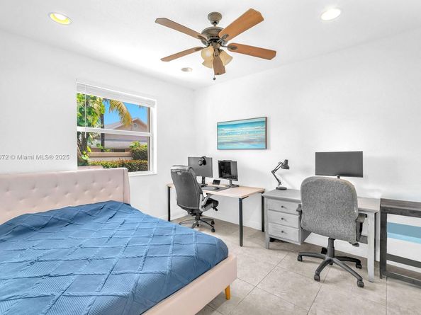 9741 Darlington Pl, Cooper City FL 33328