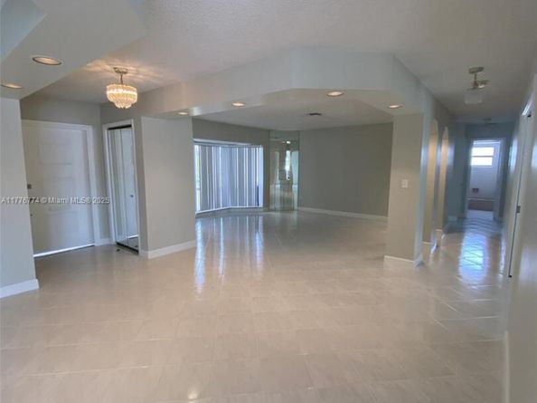 1601 N 29th Ave, Hollywood FL 33020
