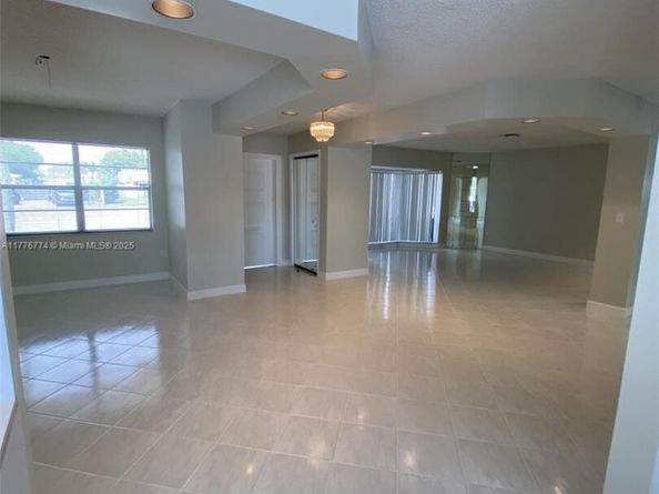 1601 N 29th Ave, Hollywood FL 33020