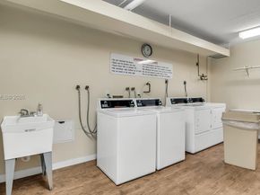 3800 Hillcrest Dr 401, Hollywood FL 33021