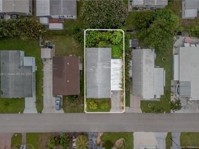 1890 SW 83rd Ter, Davie FL 33324