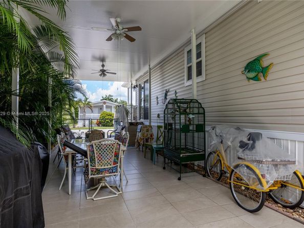 1890 SW 83rd Ter, Davie FL 33324