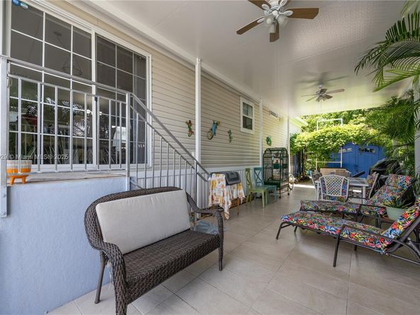 1890 SW 83rd Ter, Davie FL 33324