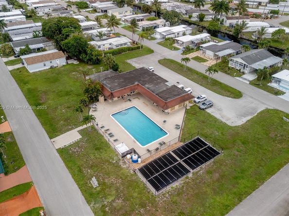 1890 SW 83rd Ter, Davie FL 33324