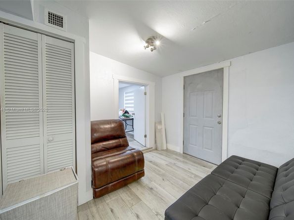 1070 NW 132nd St, North Miami FL 33168