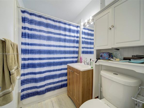 1070 NW 132nd St, North Miami FL 33168