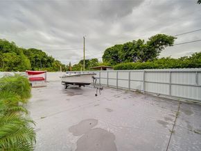 1070 NW 132nd St, North Miami FL 33168