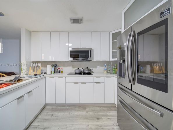 1070 NW 132nd St, North Miami FL 33168