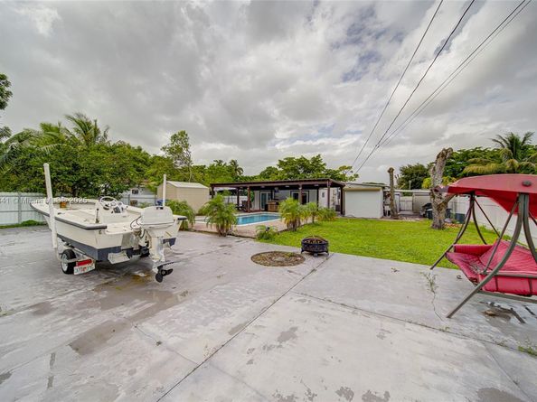 1070 NW 132nd St, North Miami FL 33168