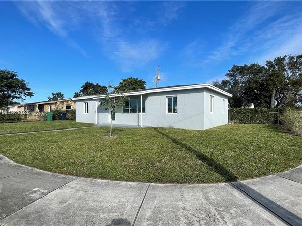 15901 NW 27th Pl, Miami Gardens FL 33054