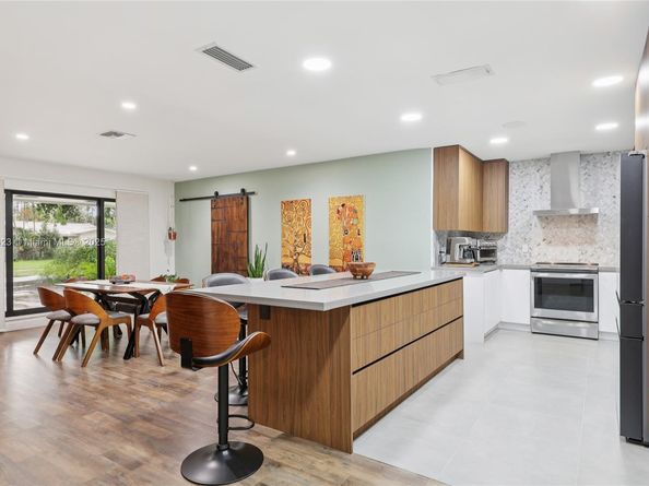 Undisclosed Address #A11876423, Hollywood FL 33021