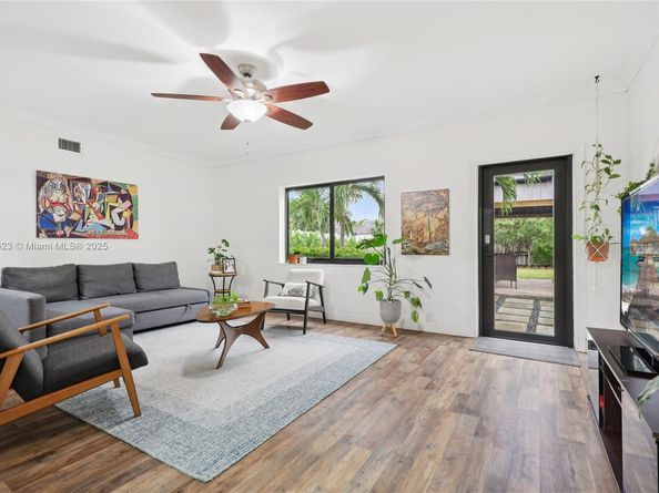 Undisclosed Address #A11876423, Hollywood FL 33021