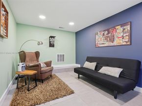 Undisclosed Address #A11876423, Hollywood FL 33021