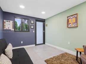 Undisclosed Address #A11876423, Hollywood FL 33021