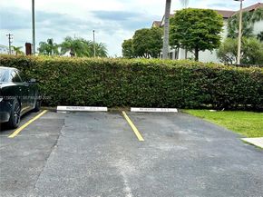2582 W 56th St 201, Hialeah FL 33016