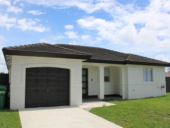 16266 SW 303rd Ln, Homestead FL 33033