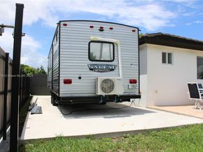 16266 SW 303rd Ln, Homestead FL 33033