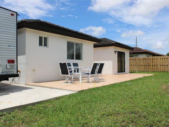 16266 SW 303rd Ln, Homestead FL 33033