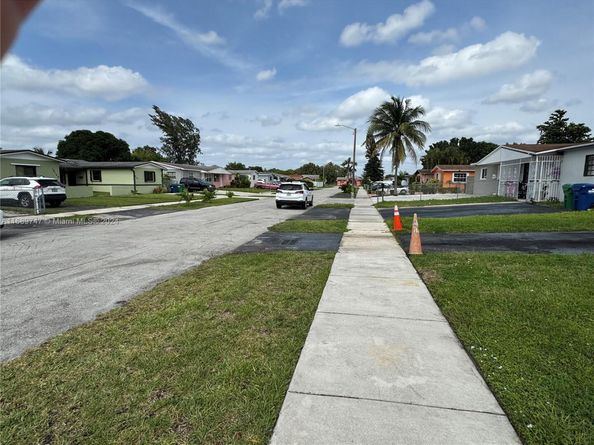 19133 NW 35th Avenue, Miami Gardens FL 33056
