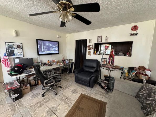 19133 NW 35th Avenue, Miami Gardens FL 33056