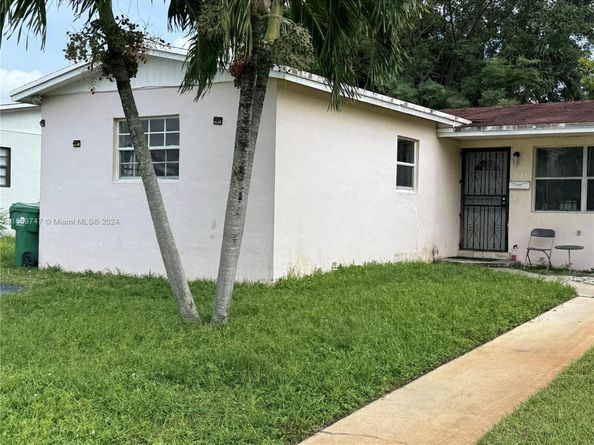 19133 NW 35th Avenue, Miami Gardens FL 33056