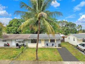 7021 SW 19th Pl, North Lauderdale FL 33068