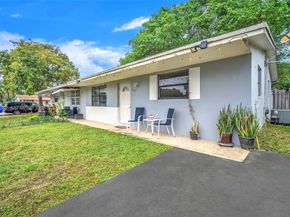 7021 SW 19th Pl, North Lauderdale FL 33068