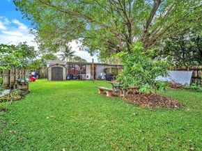 7021 SW 19th Pl, North Lauderdale FL 33068