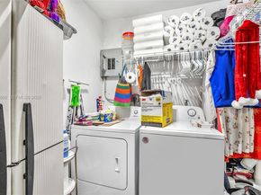 7021 SW 19th Pl, North Lauderdale FL 33068