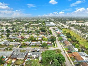 7021 SW 19th Pl, North Lauderdale FL 33068