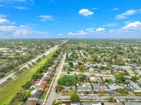 7021 SW 19th Pl, North Lauderdale FL 33068