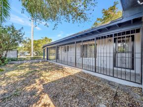 890 NE 138th St, North Miami FL 33161