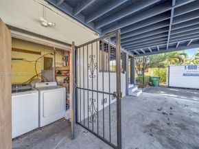 890 NE 138th St, North Miami FL 33161