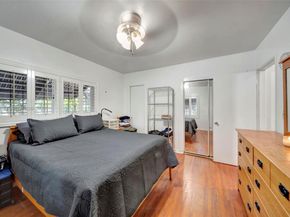 890 NE 138th St, North Miami FL 33161