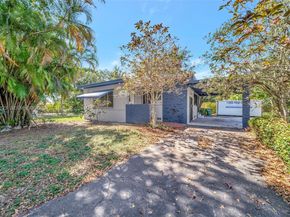 890 NE 138th St, North Miami FL 33161