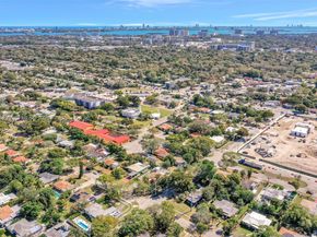 890 NE 138th St, North Miami FL 33161