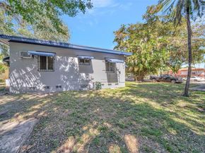 890 NE 138th St, North Miami FL 33161