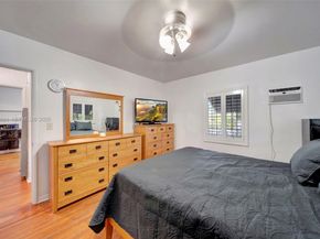 890 NE 138th St, North Miami FL 33161