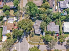 890 NE 138th St, North Miami FL 33161