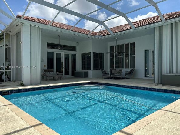 2640 Fairways Dr, Homestead FL 33035