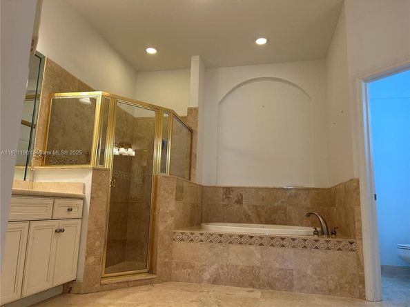 2640 Fairways Dr, Homestead FL 33035