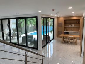 1700 NE 18th St, Fort Lauderdale FL 33305